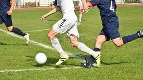 科比荣获艾美奖致敬，缅怀其辉煌生涯及慈善贡献