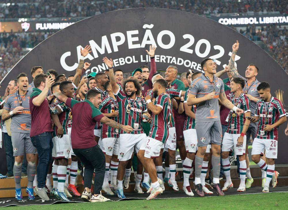 阵容的不断 阵容的不断